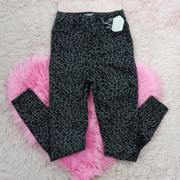 Hot Topic Denim - Hot topic Y2k grey leopard hi-rise Skinny super stretch jeans mall-goth egirl